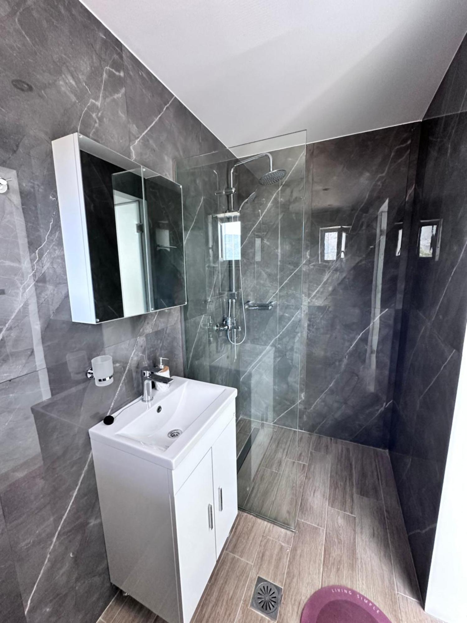 Central Studios Apartments Аліканас Екстер'єр фото