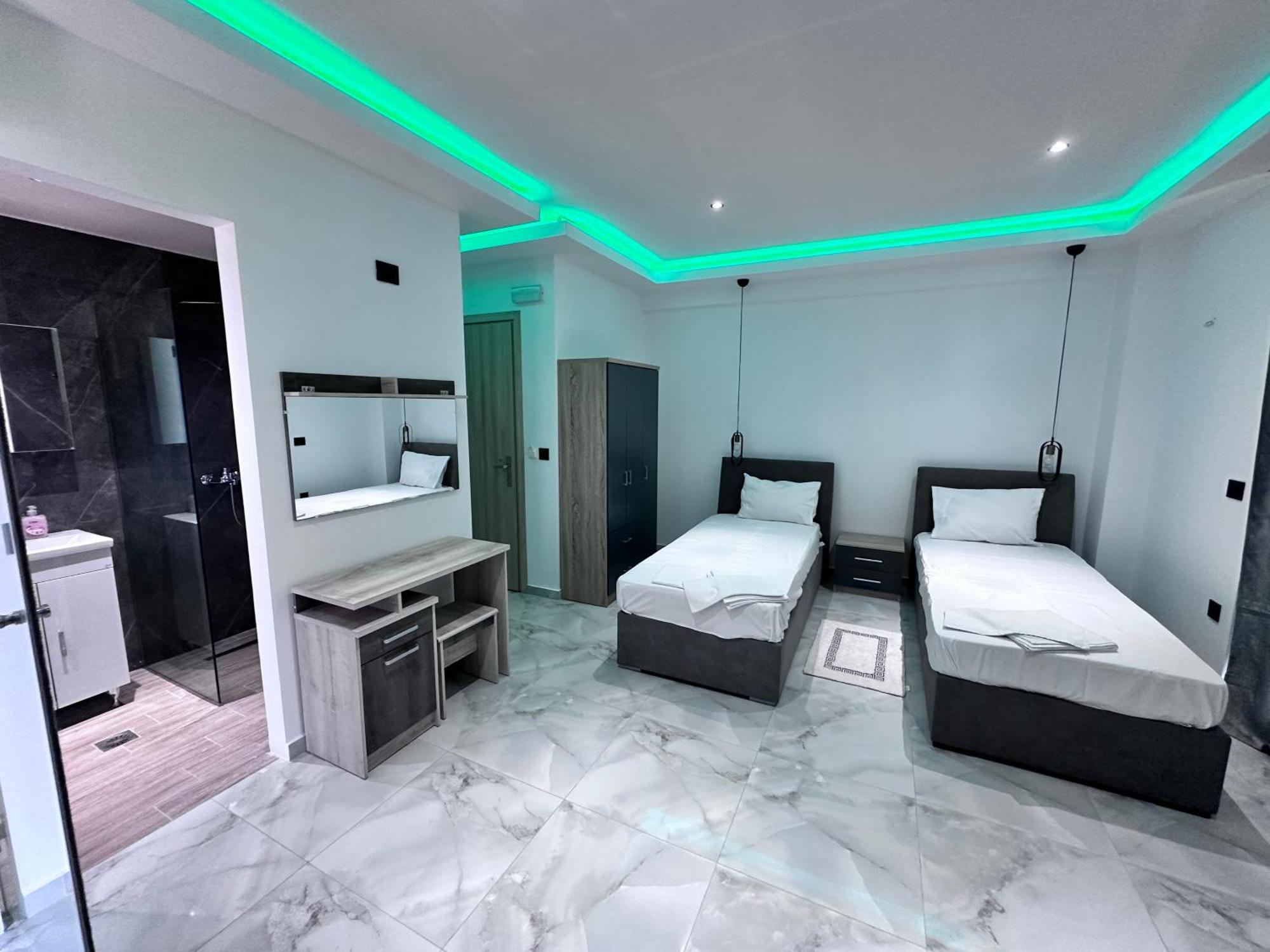 Central Studios Apartments Аліканас Екстер'єр фото